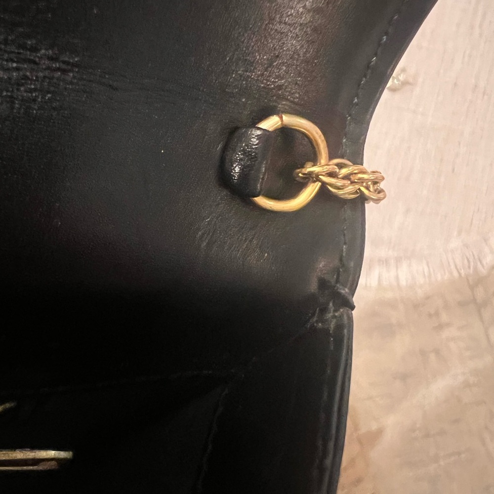 Vintage 70’s Gucci Black Leather handbag w/ Chain - Picture 5 of 13